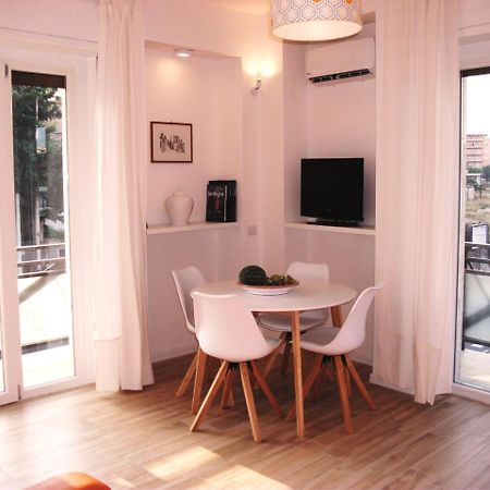 Bright Apartment กาญารี ภายนอก รูปภาพ